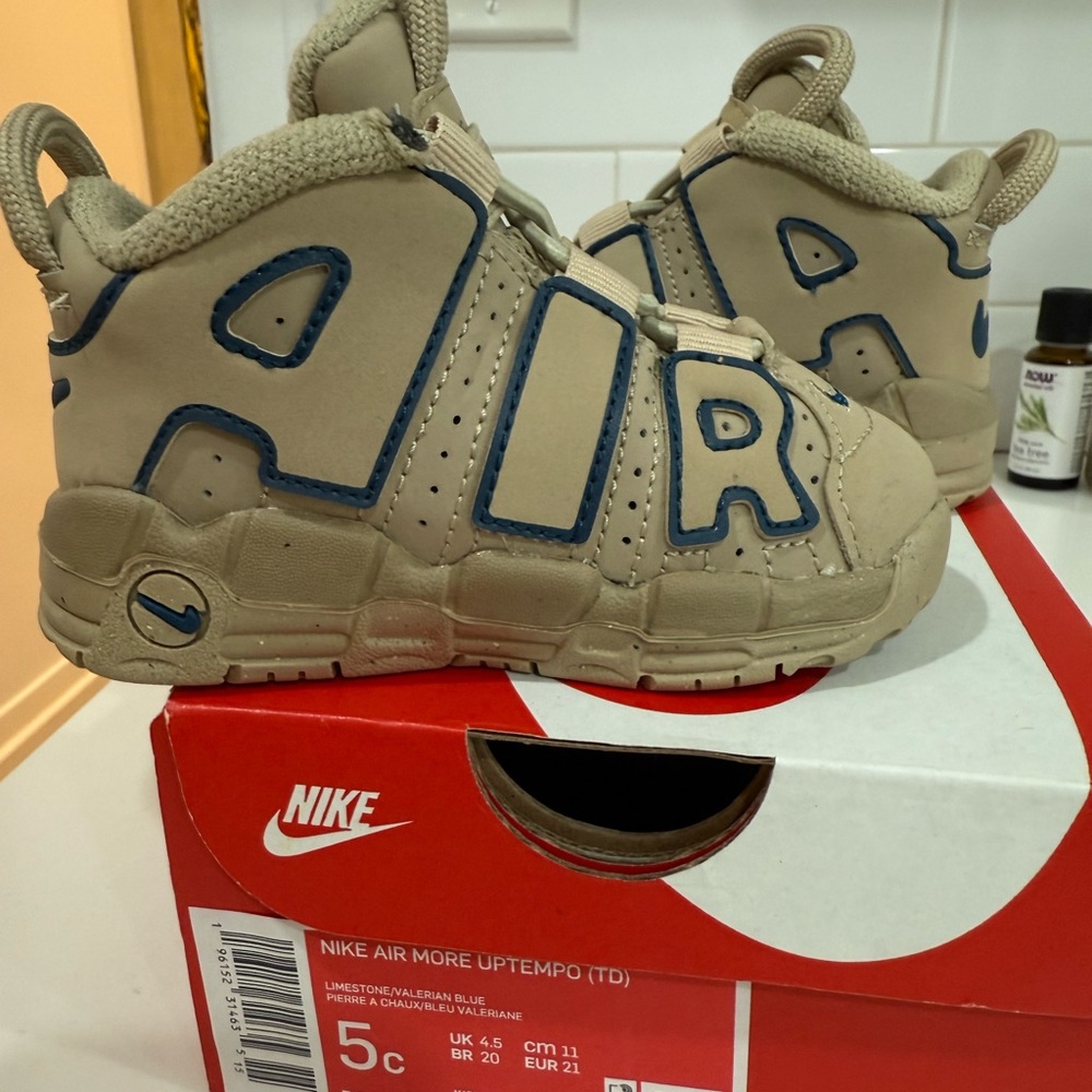 Nike Uptempo toddler shoes size 5